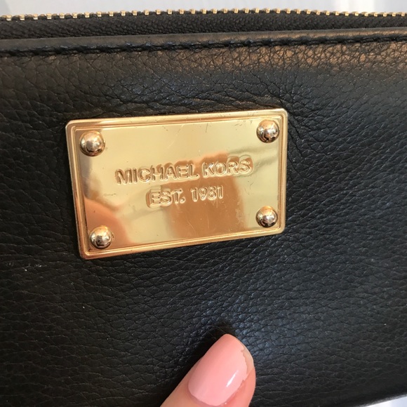 Michael kors wallet - Picture 2 of 3